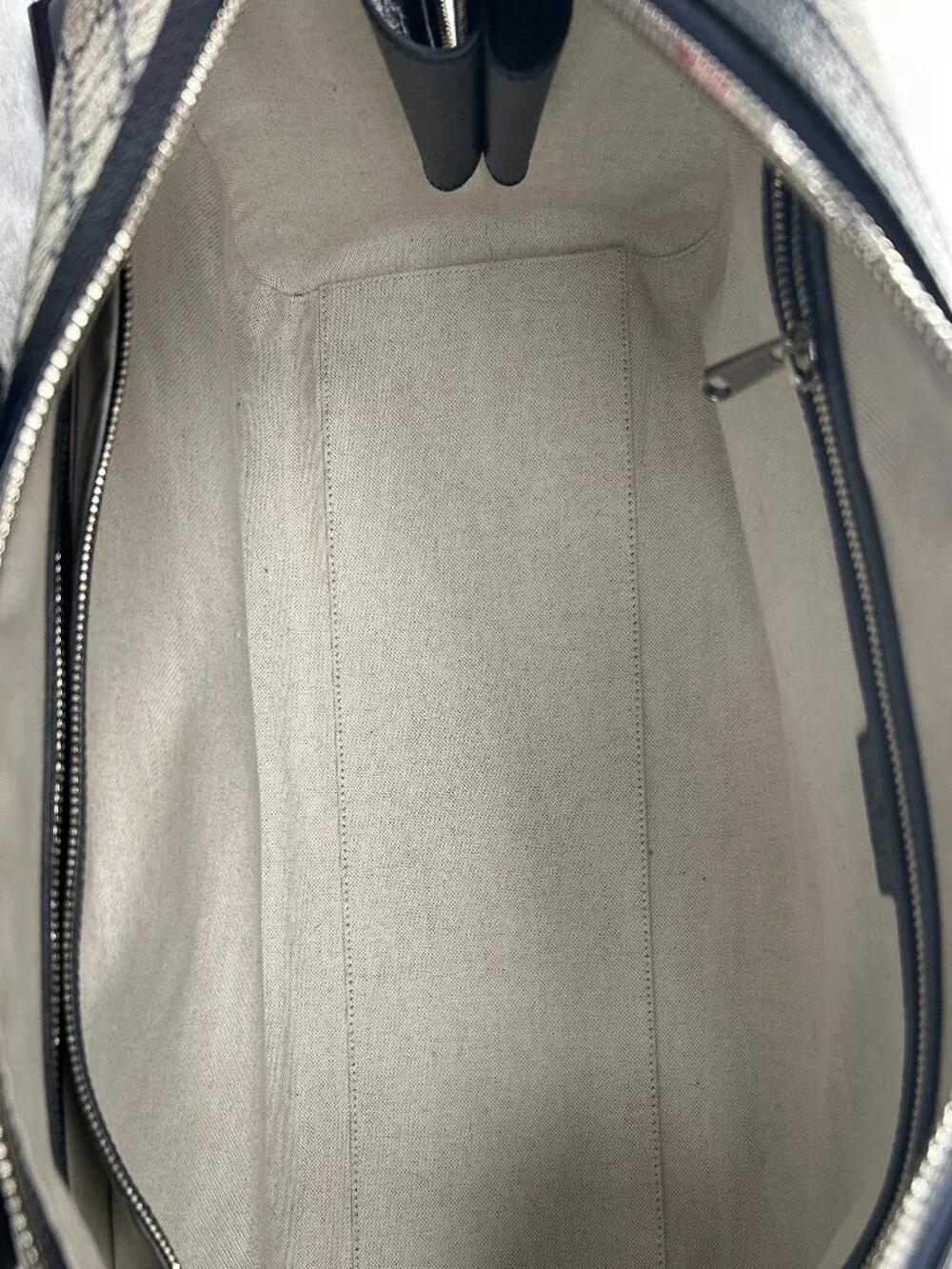 Gucci GG Supreme Boston Medium Duffle Bag w/ Entrupy